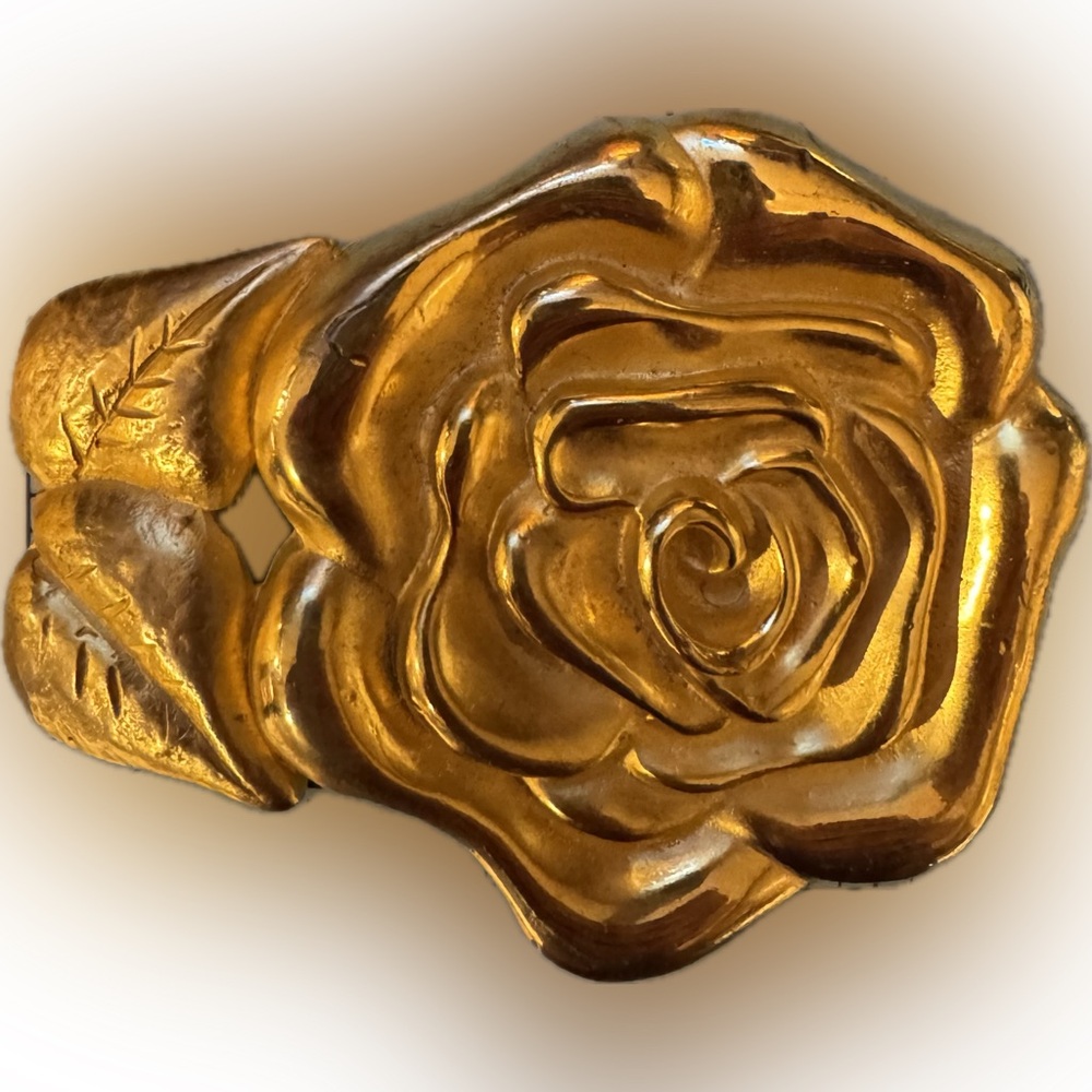 Signed Doreen Ryan Vintage Gold Tone Rose Flower Belt Buckle